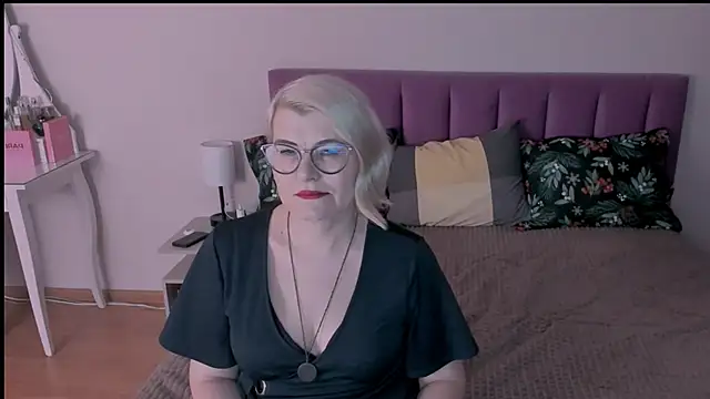 Snapshot of sabrinamacmarren chatting on 02/02/25, 04:22 sabrinamacmarren online show from 02/02/25, 04:22