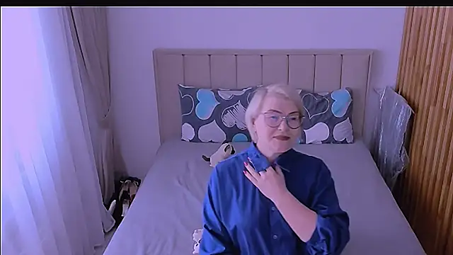 sabrinamacmarren online show from 04/20/26, 01:03