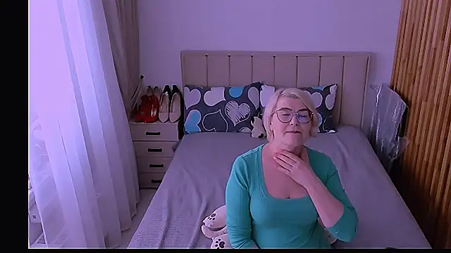 sabrinamacmarren online show from 05/12/26, 01:52