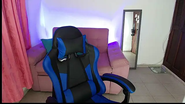 Julieta Sandia online show from 11/23/25, 01:27