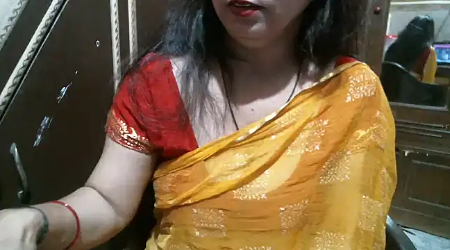 Snapshot of UrsMansi chatting on 03/08/25, 04:45 UrsMansi online show from 03/08/25, 04:45