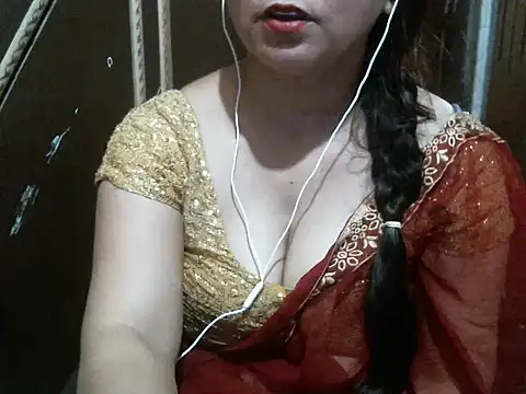 Snapshot of UrsMansi chatting on 10/16/25, 07:42 UrsMansi online show from 10/16/25, 07:42