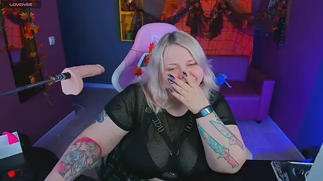 Yoki Shizuko online show from 10/13/25, 06:57