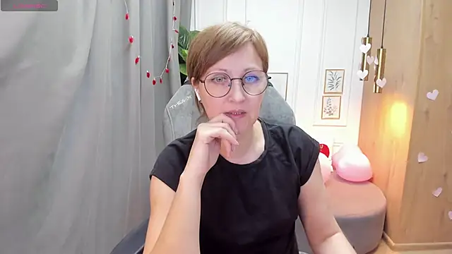 Paris Cherry online show from 02/18/25, 01:33