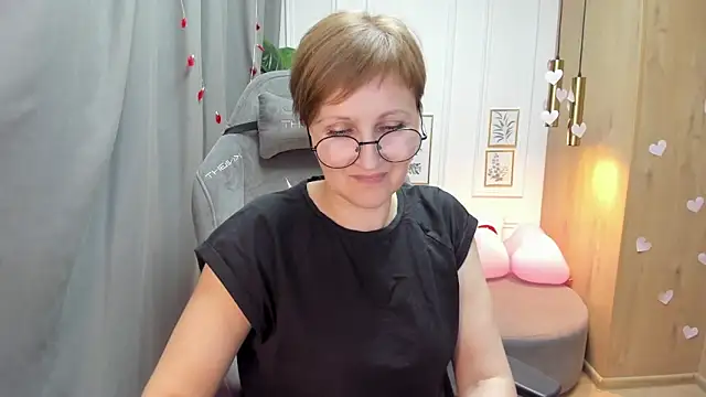 Paris Cherry online show from 02/18/25, 07:41