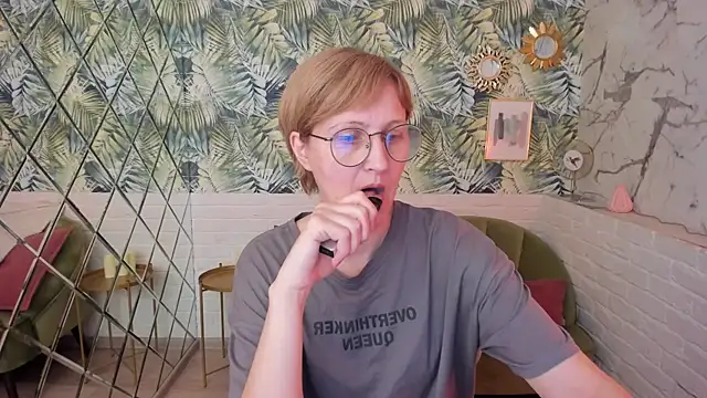 Snapshot of Paris_Cherry chatting on 05/30/26, 06:05 Paris Cherry online show from 05/30/26, 06:05