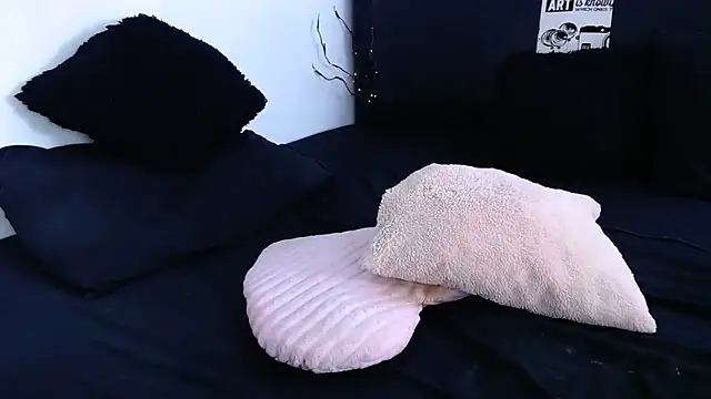 Snapshot of TonyCollins_ chatting on 02/24/25, 06:04 TonyCollins online show from 02/24/25, 06:04