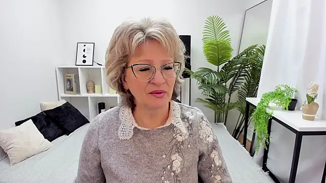 EvelynJoyful online show from 03/19/25, 05:30