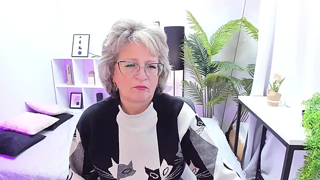 EvelynJoyful online show from 10/24/25, 05:15