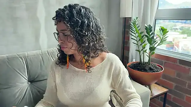 Snapshot of illaroom chatting on 02/24/25, 06:58 illaroom online show from 02/24/25, 06:58