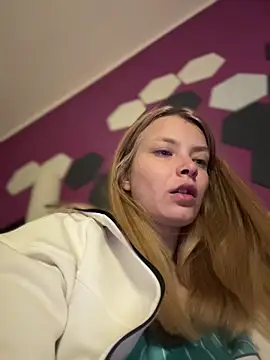 AnastasiaAniess online show from 04/01/26, 04:35