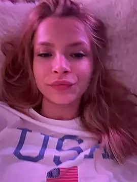 AnastasiaAniess online show from 04/19/26, 07:05