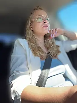 AnastasiaAniess online show from 04/23/26, 11:31