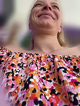 AnastasiaAniess online show from 04/24/26, 01:24