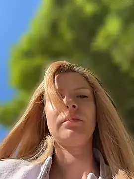 AnastasiaAniess online show from 05/17/26, 07:17