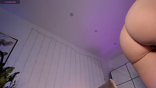 LilianKroft online show from 09/12/25, 11:43