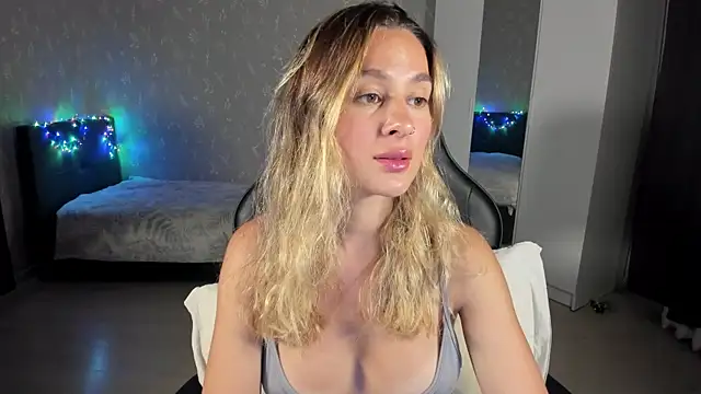 Snapshot of EllaFresh chatting on 07/26/26, 09:00 EllaFresh online show from 07/26/26, 09:00