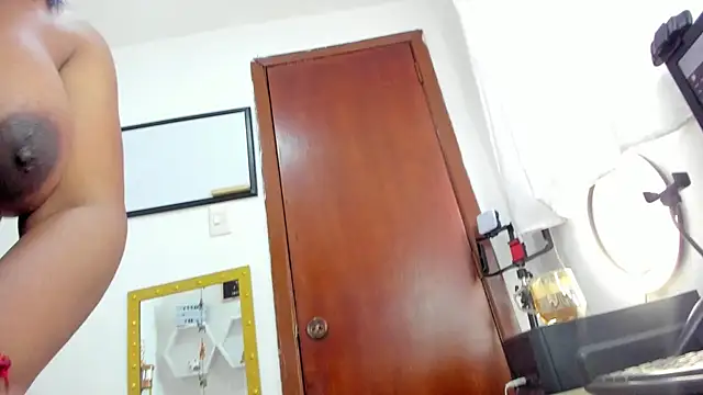 LadyNahir online show from 10/30/25, 09:26