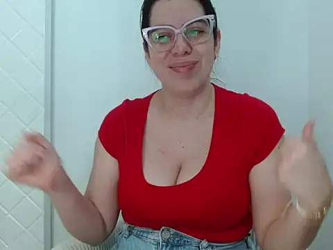 Snapshot of ashlymoon chatting on 06/25/26, 12:21 ashlymoon online show from 06/25/26, 12:21