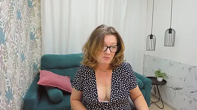 LeaPure online show from 11/02/25, 05:10