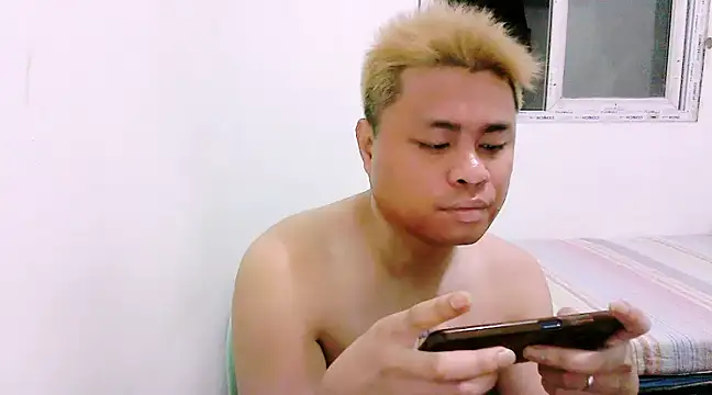 Snapshot of SirViceBoy2020 chatting on 12/17/24, 06:53 SirViceBoy2020 online show from 12/17/24, 06:53