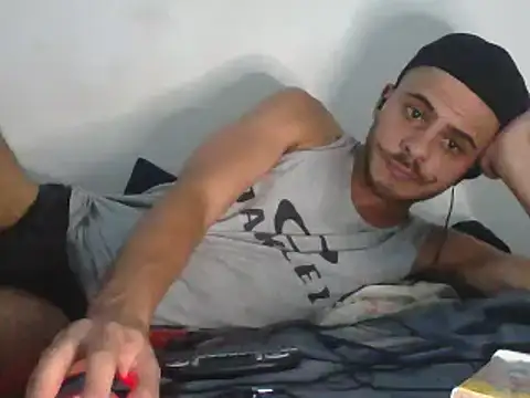 Snapshot of LoudLikeness chatting on 02/21/25, 07:45 LoudLikeness online show from 02/21/25, 07:45