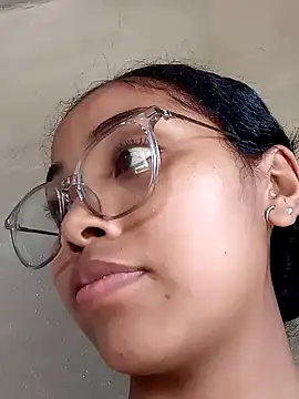 naya86 online show from 12/18/24, 11:24