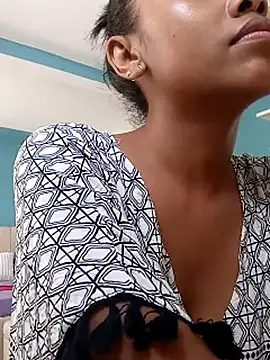 naya86 online show from 02/26/25, 10:36