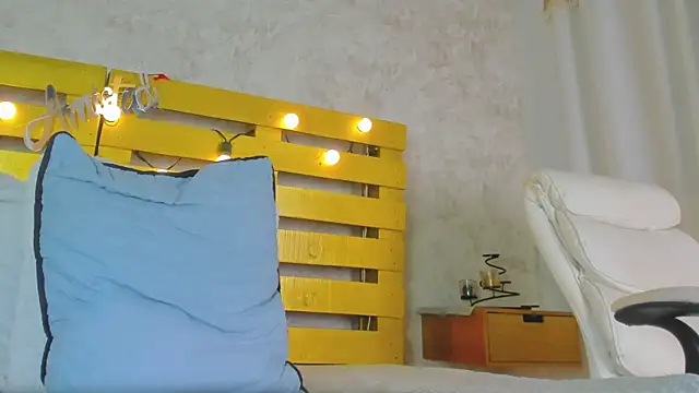 cristinapuerta  online show from 09/24/25, 11:46