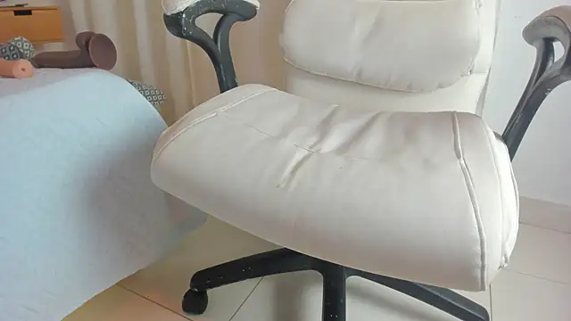 cristinapuerta  online show from 12/01/25, 03:06