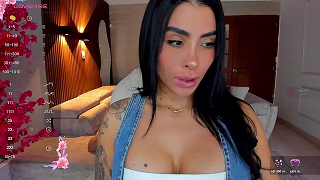 Sarah Stone  online show from 09/17/25, 07:37