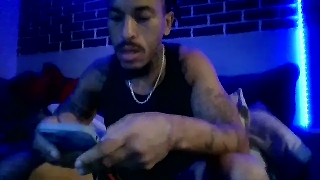 Snapshot of BigWayneBabyXXX chatting on 10/27/25, 01:37 BigWayneBabyXXX online show from 10/27/25, 01:37