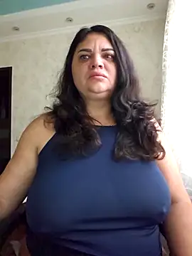 Snapshot of littleRikka chatting on 10/08/25, 07:17 littleRikka online show from 10/08/25, 07:17