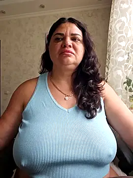 Snapshot of littleRikka chatting on 10/28/25, 07:34 littleRikka online show from 10/28/25, 07:34