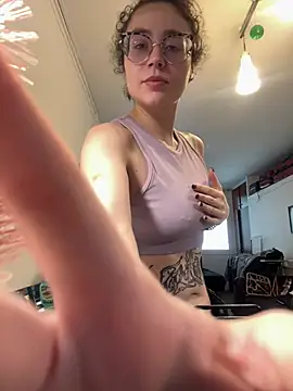 ladyturtle online show from 04/22/26, 10:50