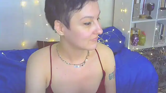 Snapshot of MartaBounty chatting on 12/28/24, 12:04 MartaBounty online show from 12/28/24, 12:04