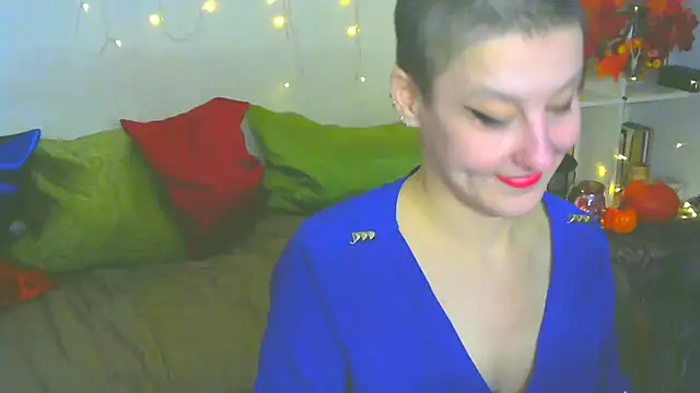 Snapshot of MartaBounty chatting on 10/31/25, 10:11 MartaBounty online show from 10/31/25, 10:11