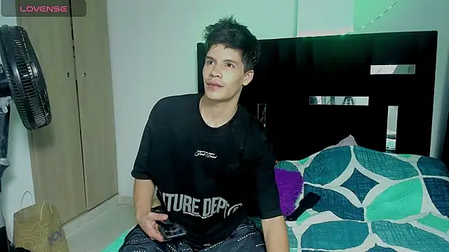 Dimitrixxx   online show from 11/28/25, 09:23