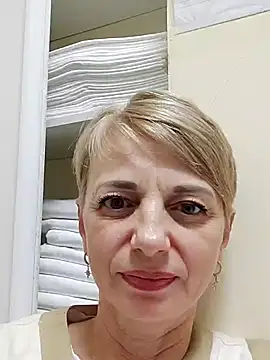 Snapshot of MindiGraceful chatting on 09/24/25, 10:18 MindiGraceful online show from 09/24/25, 10:18