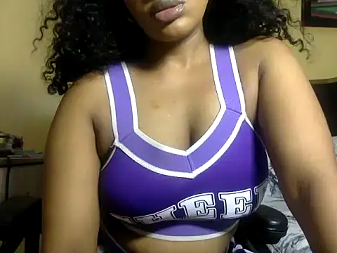 Snapshot of BOOTYBANGER24xx chatting on 06/01/26, 09:22 BOOTYBANGER24xx online show from 06/01/26, 09:22