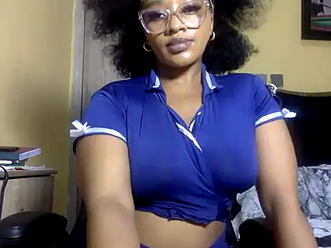 Snapshot of BOOTYBANGER24xx chatting on 06/07/26, 11:36 BOOTYBANGER24xx online show from 06/07/26, 11:36