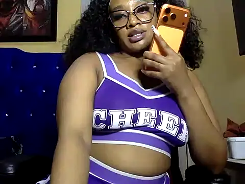 Snapshot of BOOTYBANGER24xx chatting on 07/28/26, 11:17 BOOTYBANGER24xx online show from 07/28/26, 11:17