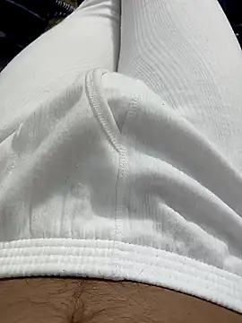 Snapshot of Babyucum4me chatting on 12/15/24, 04:48 Babyucum4me online show from 12/15/24, 04:48