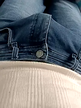 Snapshot of Babyucum4me chatting on 01/22/25, 04:44 Babyucum4me online show from 01/22/25, 04:44