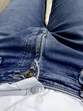 Snapshot of Babyucum4me chatting on 01/27/25, 06:31 Babyucum4me online show from 01/27/25, 06:31