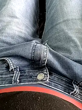 Snapshot of Babyucum4me chatting on 02/09/25, 08:00 Babyucum4me online show from 02/09/25, 08:00