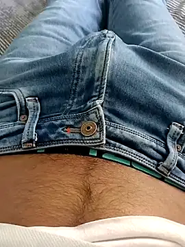 Snapshot of Babyucum4me chatting on 03/18/25, 04:26 Babyucum4me online show from 03/18/25, 04:26