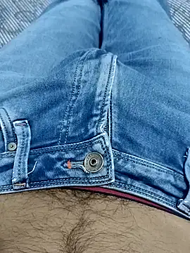 Snapshot of Babyucum4me chatting on 03/18/25, 02:15 Babyucum4me online show from 03/18/25, 02:15