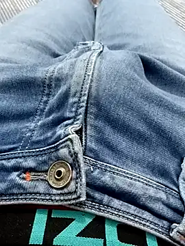 Snapshot of Babyucum4me chatting on 03/19/25, 03:19 Babyucum4me online show from 03/19/25, 03:19