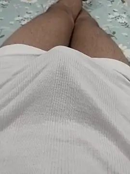 Snapshot of Babyucum4me chatting on 05/05/26, 05:32 Babyucum4me online show from 05/05/26, 05:32